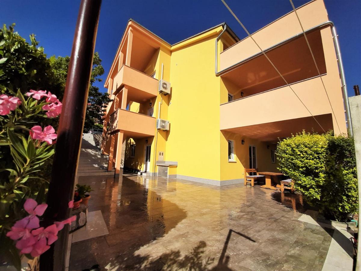 Cozy Apartments With Sea View Новий Винодольський Екстер'єр фото