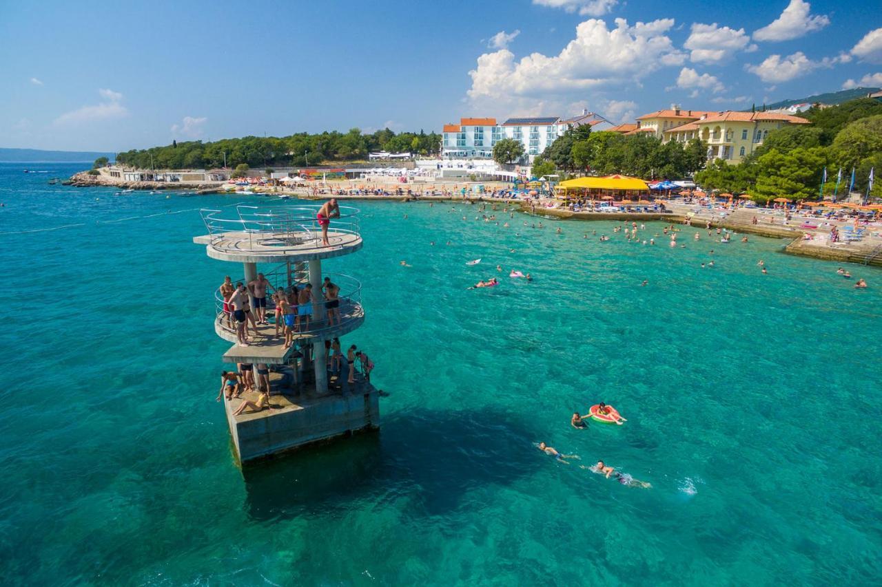 Cozy Apartments With Sea View Новий Винодольський Екстер'єр фото